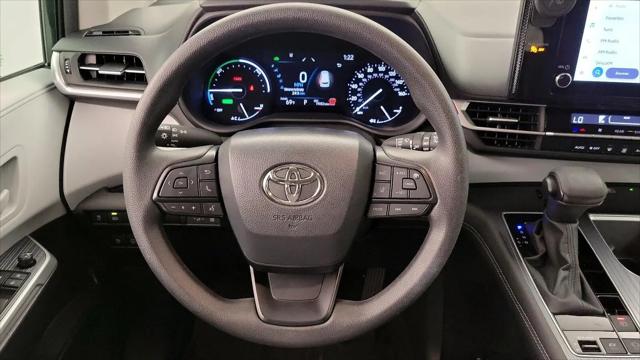 2025 Toyota Sienna LE
