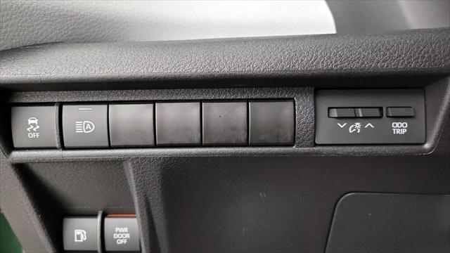 2025 Toyota Sienna LE
