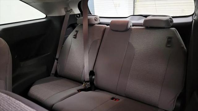 2025 Toyota Sienna LE