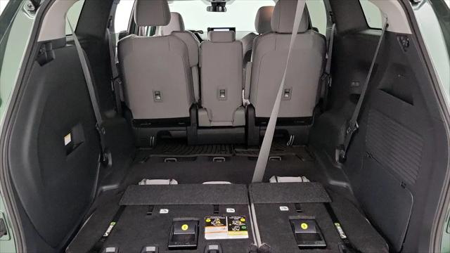 2025 Toyota Sienna LE