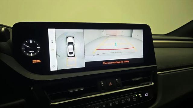 2024 Lexus ES 350 F SPORT Handling