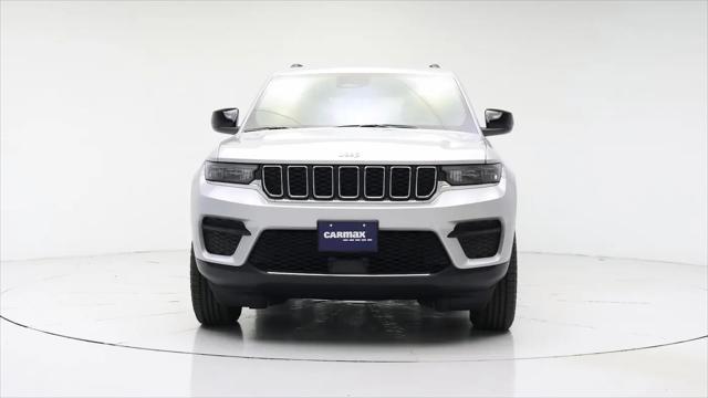 2025 Jeep Grand Cherokee Laredo 4x4