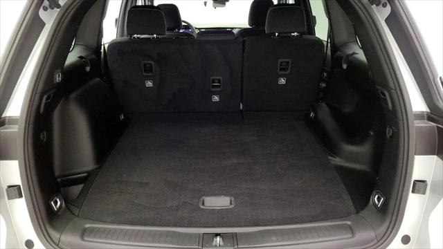 2025 Jeep Grand Cherokee Laredo 4x4
