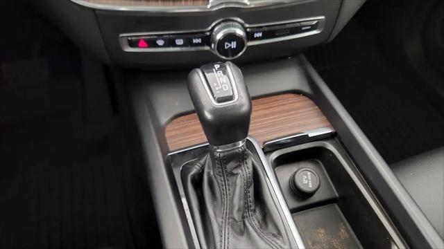 2021 Volvo XC60 T5 Momentum