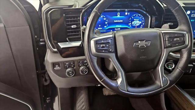 2022 Chevrolet Silverado 1500 4WD Crew Cab Short Bed RST