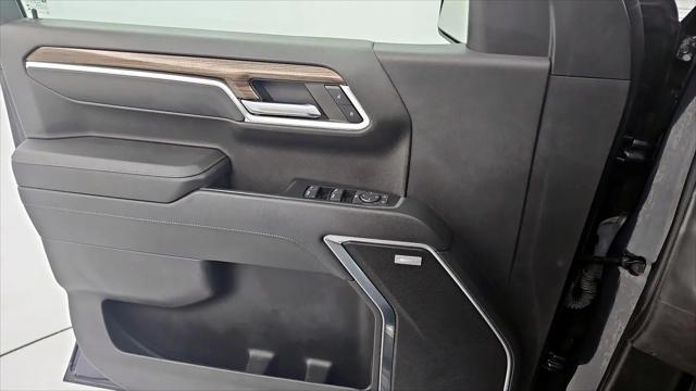 2022 Chevrolet Silverado 1500 4WD Crew Cab Short Bed RST