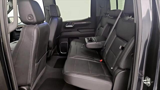 2022 Chevrolet Silverado 1500 4WD Crew Cab Short Bed RST