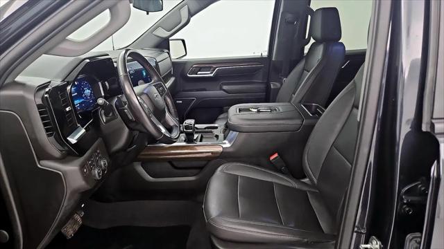 2022 Chevrolet Silverado 1500 4WD Crew Cab Short Bed RST
