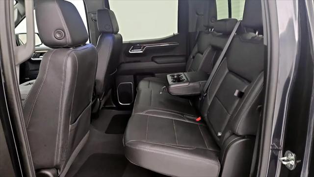 2022 Chevrolet Silverado 1500 4WD Crew Cab Short Bed RST