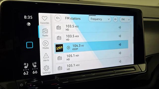 2024 Volkswagen Atlas Cross Sport 2.0T SE w/Technology