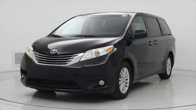2015 Toyota Sienna XLE 8 Passenger