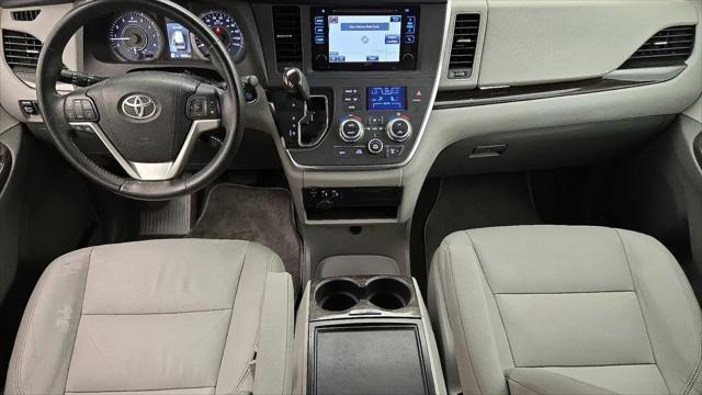 2015 Toyota Sienna XLE 8 Passenger