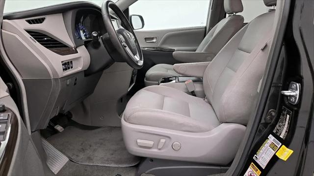 2015 Toyota Sienna XLE 8 Passenger