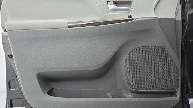 2015 Toyota Sienna XLE 8 Passenger
