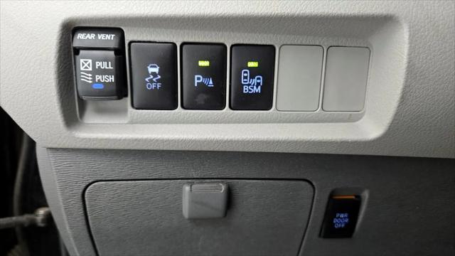 2015 Toyota Sienna XLE 8 Passenger