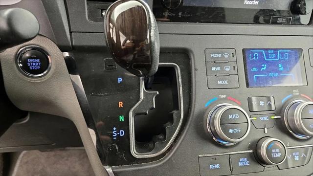 2015 Toyota Sienna XLE 8 Passenger