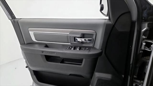 2022 Ram 1500 Classic SLT Crew Cab 4x2 5'7" Box