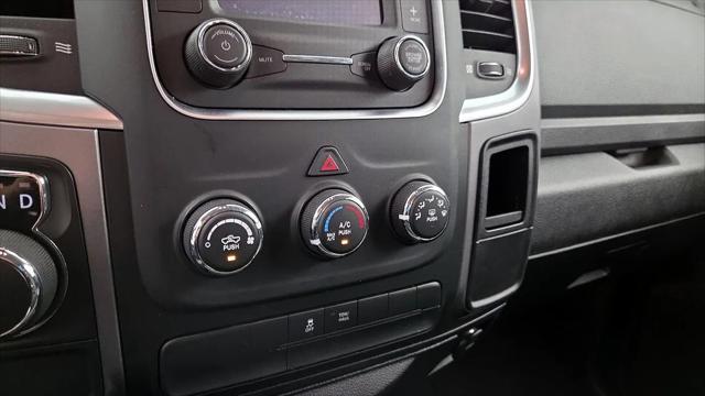 2022 Ram 1500 Classic SLT Crew Cab 4x2 5'7" Box