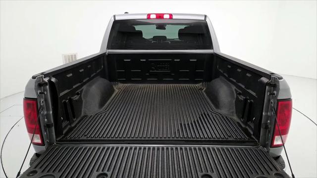 2022 Ram 1500 Classic SLT Crew Cab 4x2 5'7" Box