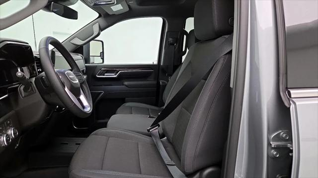 2026 GMC Sierra 2500HD Crew Cab, Standard Bed, SLE, 4WD