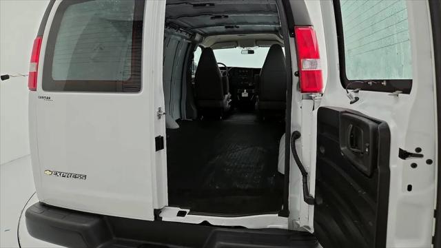 2025 Chevrolet Express Cargo Van RWD 2500 Regular Wheelbase WT