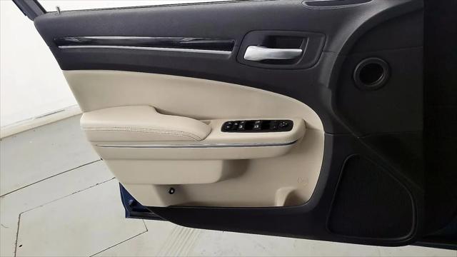 2023 Chrysler 300 Touring