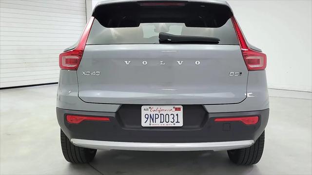 2024 Volvo XC40 B5 Ultimate Bright Theme