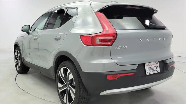 2024 Volvo XC40 B5 Ultimate Bright Theme