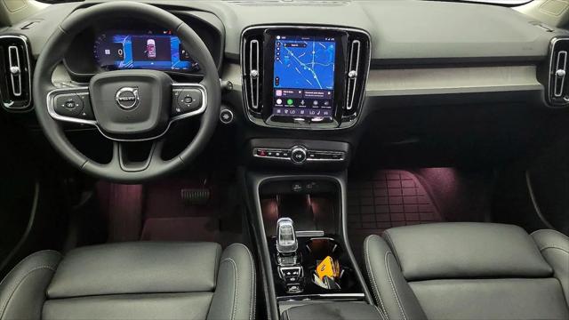 2024 Volvo XC40 B5 Ultimate Bright Theme