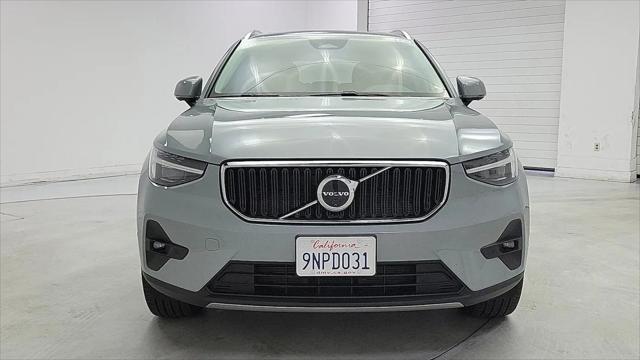 2024 Volvo XC40 B5 Ultimate Bright Theme
