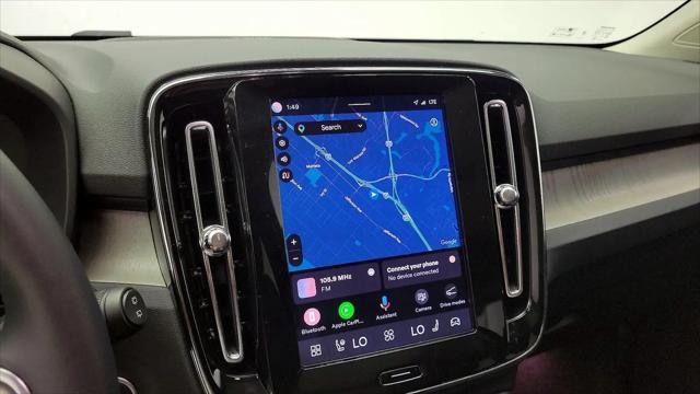 2024 Volvo XC40 B5 Ultimate Bright Theme