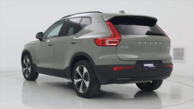 2023 Volvo XC40 B4 Ultimate Dark Theme