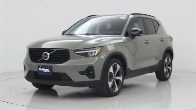 2023 Volvo XC40 B4 Ultimate Dark Theme