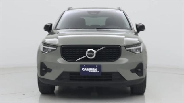 2023 Volvo XC40 B4 Ultimate Dark Theme