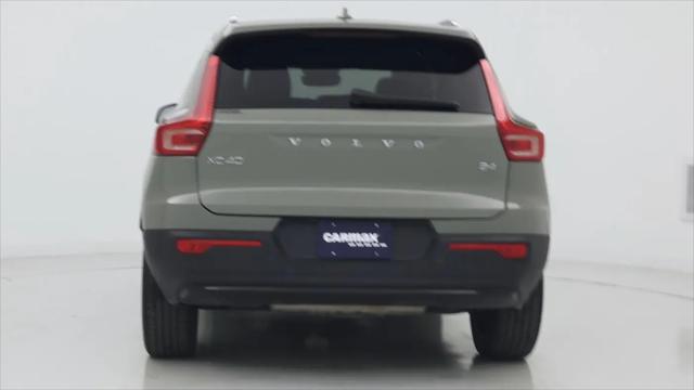 2023 Volvo XC40 B4 Ultimate Dark Theme