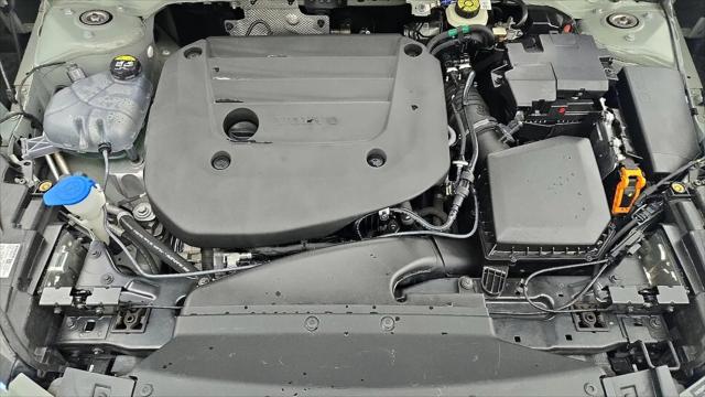 2023 Volvo XC40 B4 Ultimate Dark Theme