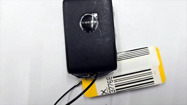 2023 Volvo XC40 B4 Ultimate Dark Theme
