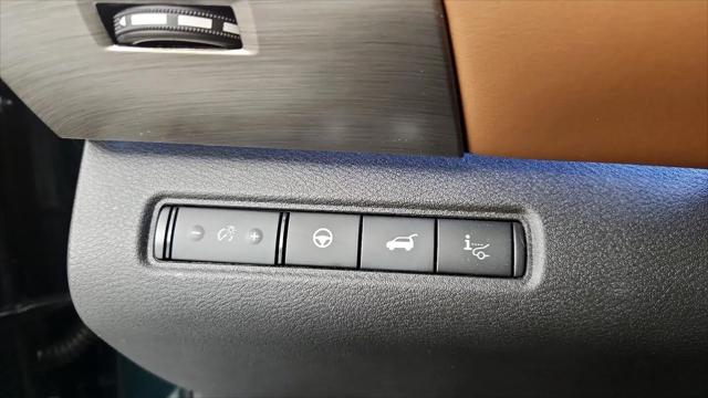 2025 Nissan Pathfinder Platinum FWD