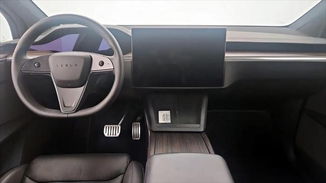 2023 Tesla Model X Standard Range