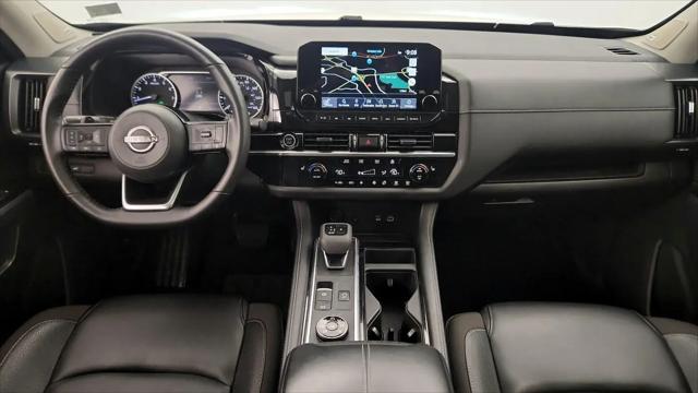2023 Nissan Pathfinder SL 4WD