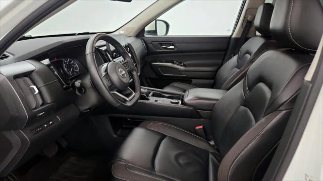 2023 Nissan Pathfinder SL 4WD