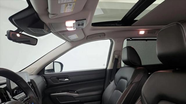 2023 Nissan Pathfinder SL 4WD