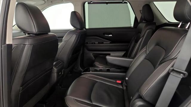 2023 Nissan Pathfinder SL 4WD