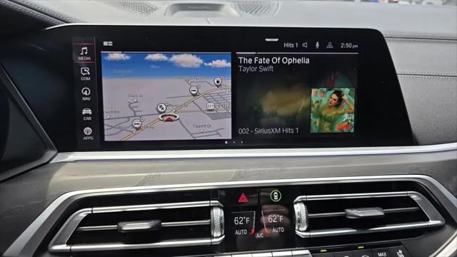 2021 BMW X7 M50i