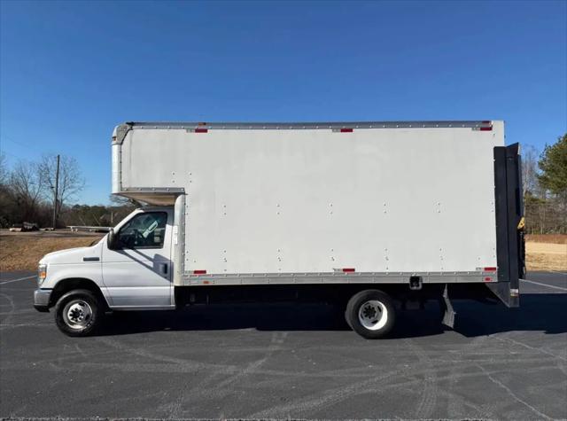 2017 Ford E-450 Cutaway E-450