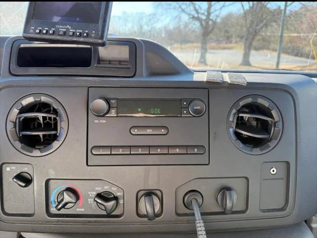 2017 Ford E-450 Cutaway E-450