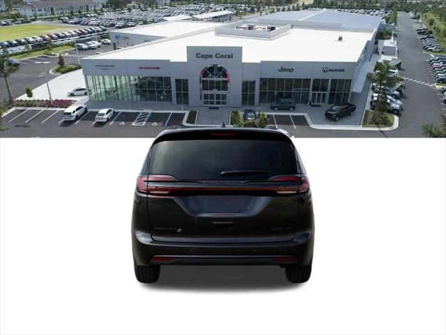 2027 Chrysler Pacifica Limited