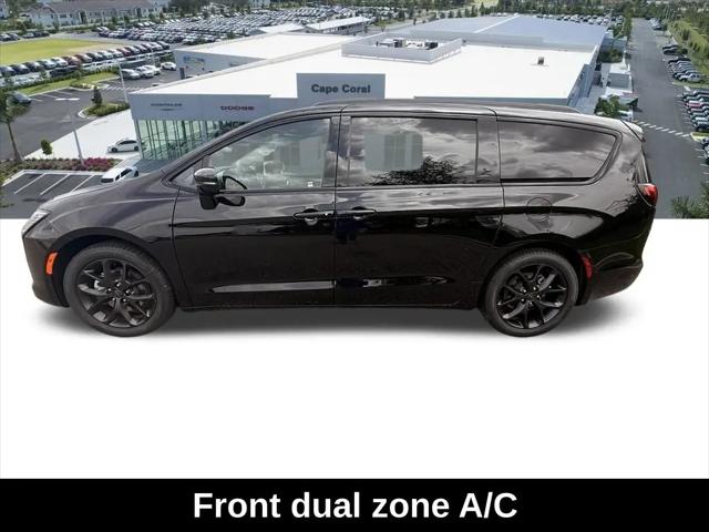 2027 Chrysler Pacifica Limited