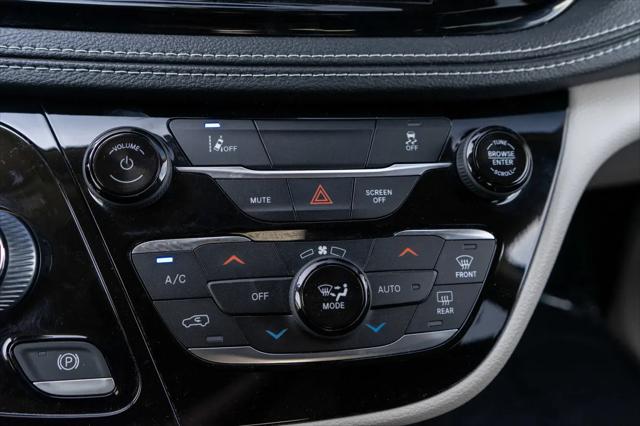 2022 Chrysler Pacifica Hybrid Touring L