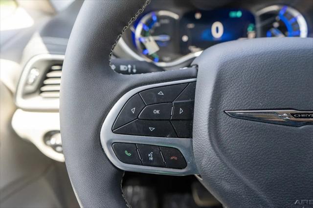 2022 Chrysler Pacifica Hybrid Touring L